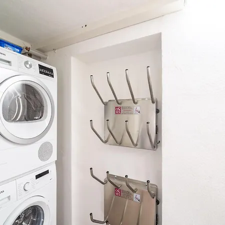In Kirchberg Near Lift, Cleaning Included شقة *
